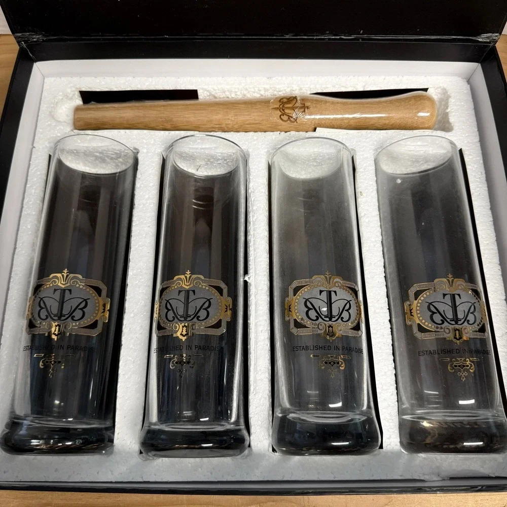 Tommy Bahama Mojito Collection Set‎ 4 Glasses and Bamboo Muddler Barware Boxed